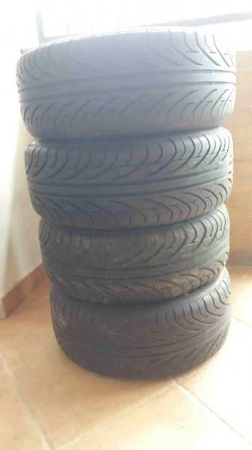 Gomme estive montate su cerchi in lega 195 50 R15