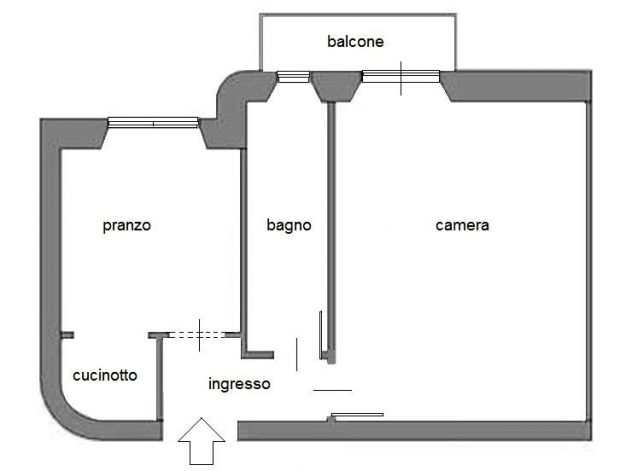 Grande bilocale 55 mq in zona Loreto - Spese incluse