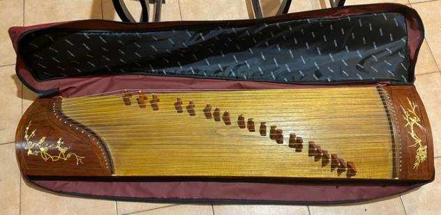 Guzheng - - Strumenti musicali - Cina