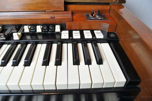 Hammond con Kit Lunette e Leslie 710 o 1200. Euro 4.650