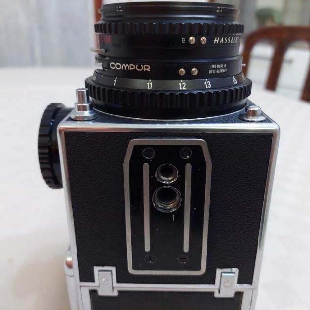 Hasselblad 500 CM  Carl Zeiss Planar 80mm F2.8 T 120  fotocamera medio formato