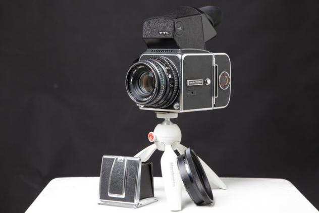Hasselblad 500CM  Carl Zeiss Planar 2,880mm  Fotocamera medio formato