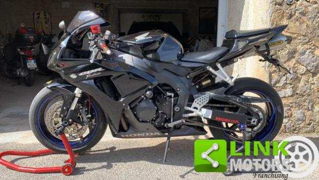 HONDA CBR 1000 RR FIREBLADE