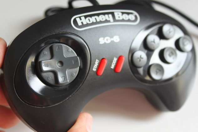 HONEY BEE PROFESSIONAL CONTROLLER PAD SG-6 PER SEGA MEGADRIVEGENESIS