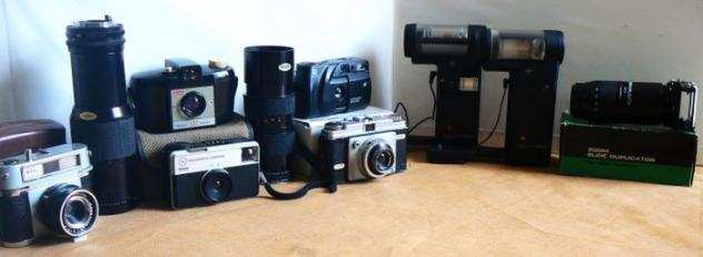 Ilford, Kodak, Minolta, Sigma, Tamron, Halina  lot 10x used analogue photographic items. Fotocamera analogica