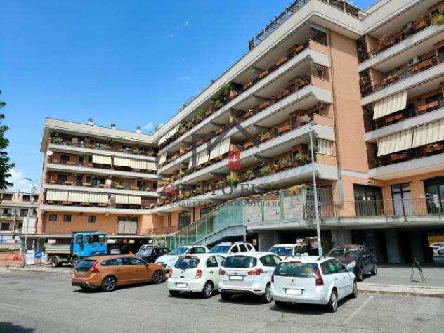 Immobile di 1200 msup2 con 2 locali in affitto a Monterotondo