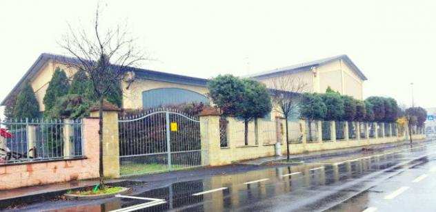 Immobile di 1260 msup2 con piugrave di 5 locali in vendita a SantAlessio con Vialone