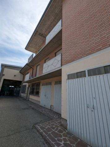 Immobile di 1390 msup2 con 4 locali in vendita a Castelfranco Emilia