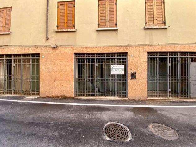 Immobile di 145 msup2 con 3 locali in affitto a Desenzano del Garda