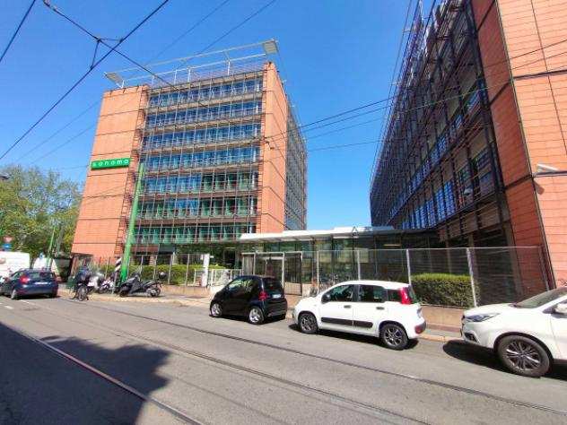 Immobile di 1600 msup2 con piugrave di 5 locali in affitto a Milano