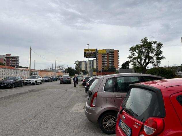 Immobile di 185 msup2 con 1 locale in affitto a Bari