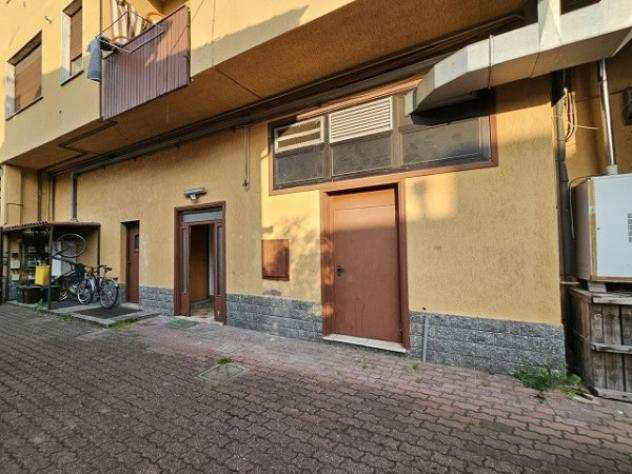 Immobile di 281 msup2 con 1 locale in vendita a Parabiago