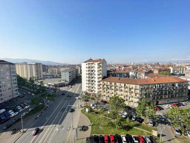 Immobile di 315 msup2 con piugrave di 5 locali in affitto a Torino