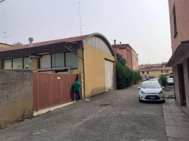 Immobile di 500 msup2 con 3 locali in affitto a Castelfranco Emilia