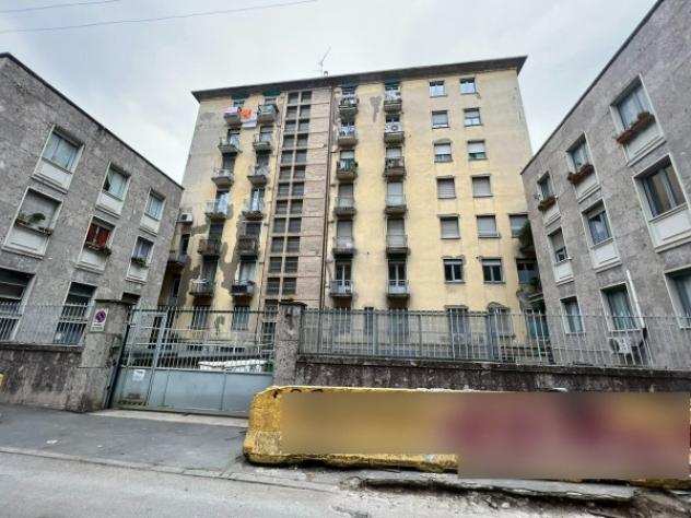 Immobile di 666 msup2 con piugrave di 5 locali in affitto a Milano