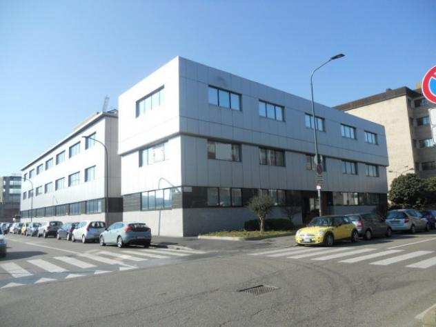 Immobile di 6884 msup2 con 1 locale in affitto a Milano