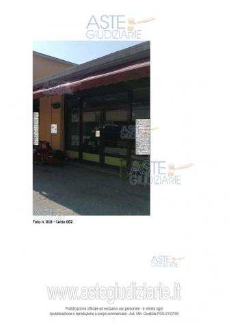 IMMOBILI-IMMOBILE COMMERCIALE-Via montescudo n. 41