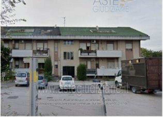 IMMOBILI-IMMOBILE COMMERCIALE-Via raiale, 6