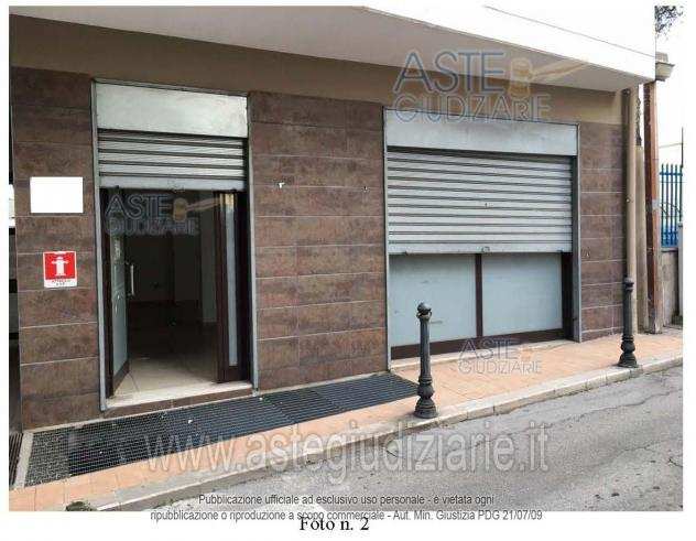 IMMOBILI-IMMOBILE COMMERCIALE-Via san pietro n. 5a -7-7a