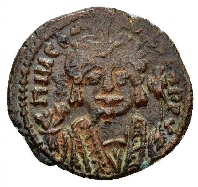 Impero bizantino. Maurizio Tiberio (582-602 d.C.). 10 Nummi  Decanummium mint Constantine in Numidia dated RY 5 (586-7)
