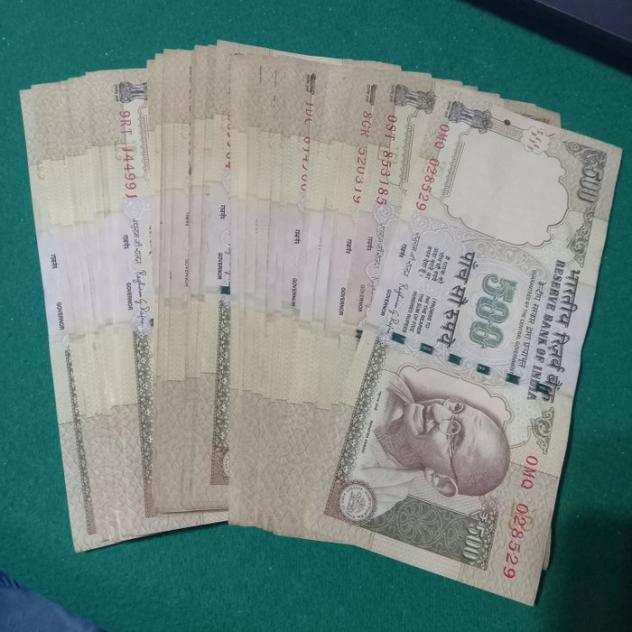 India. - 40 x 500 Rupees - various dates