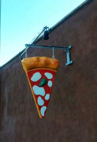 Insegna 3D spicchio di pizza a bandiera in vetroresina luminosa a AREZZO