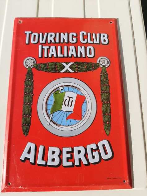 INSEGNA TOURING CLUB ITALIANO TARGA IN RILIEVO