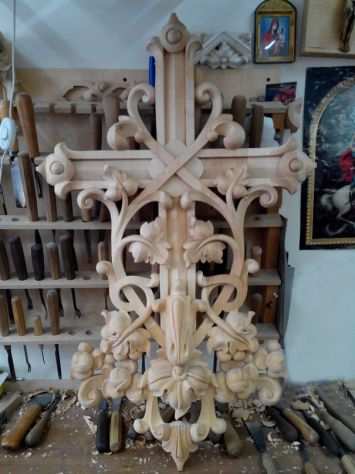 Intaglio e restauro decorativo su legno
