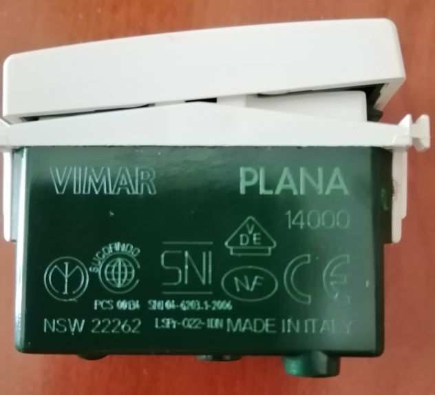 Interruttore 1P -10A della VIMAR serie PLANA cod. 14000