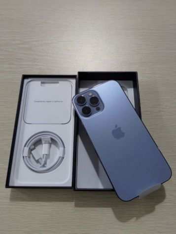 iPhone 13 Pro Max azzurro sierra