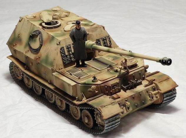 Italeri 135 - 2 - Modellino di veicolo militare - German Tank Jagdpanzer Tiger (P) Elefant Sdkfz 184 per diorama soldatini - World War 2