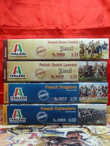 Italeri - Giocattolo Lotto cavalleria Napoleonica 4 box Italeri con totali 57 cavalieri  1 rivista  1 cartolina - 1800-1850 - Italia