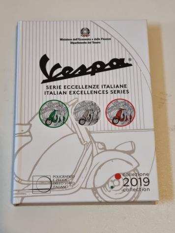 Italia. 5 Euro 2019 quotVespaquot Trittico ufficiale in argento