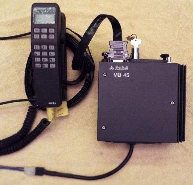 Italtel SIP - MB-45 - Car Phone - RTMS 450 Mhz - Varie attrezzature (come mostrato in descrizione)