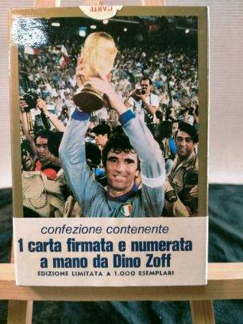 Italy - Campionati mondiali di calcio - Dino Zoff - 1982 - giocando a carte