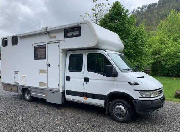 IVECO 50 DOPPIA CABINA 3.0 HP TRASPORTO 2 CAVALLI  LIVING - PATENTE C