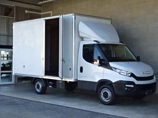 Iveco DAILY 35-140 FURGONATO PL E6B