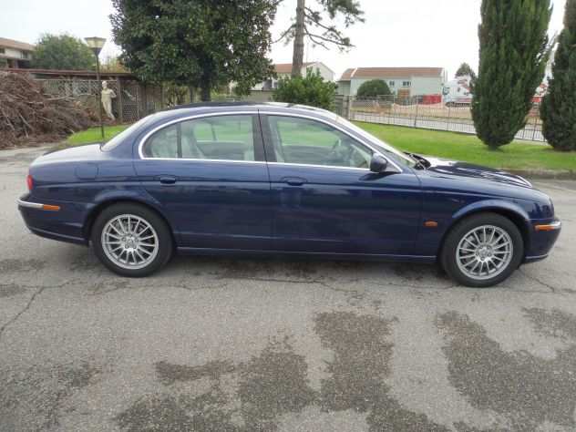 Jaguar S-Type executive