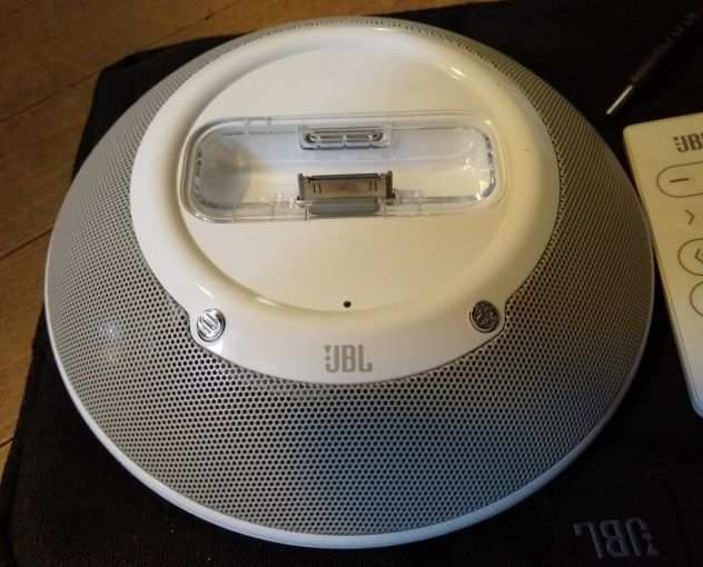 JBL On Stage Micro, base amplificata docking-station iPod iPhone (LEGGERE TESTO)