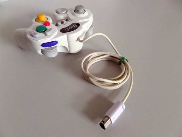 Joypad Nintendo Gamecube compatibile quotEAXSUSquot bianco