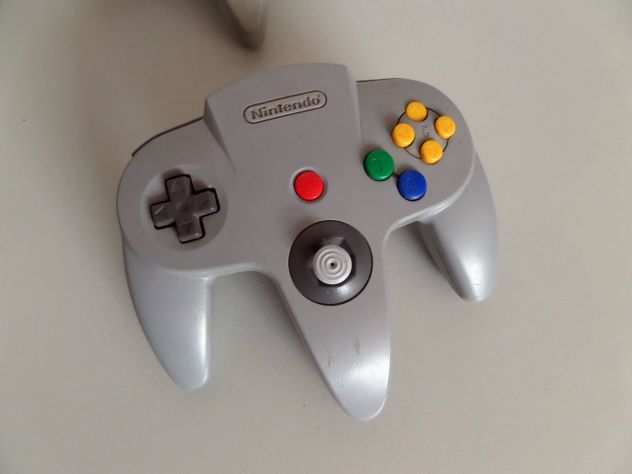 Joypad per Nintendo 64 guasti per ricambi.