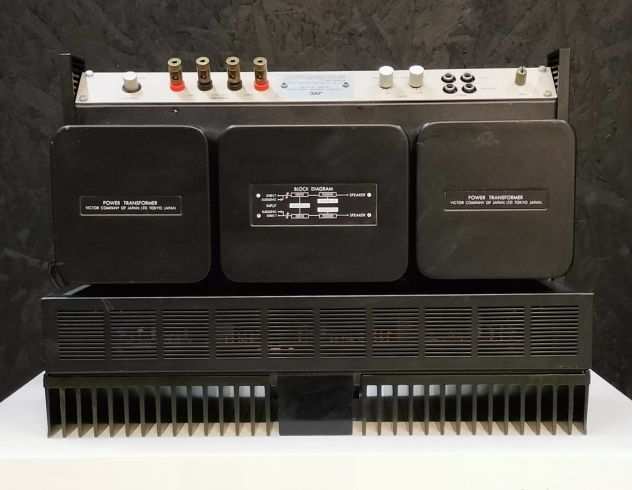 JVC M3030 amplificatore finale.
