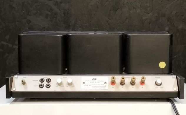 JVC M3030 amplificatore finale.