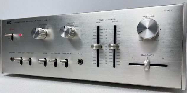 JVC VM-300 amplificatore integrato 15Wx2 RMS 1975