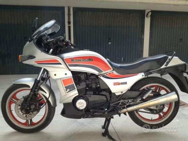 Kawasaki gpz 550 unitrak cc550