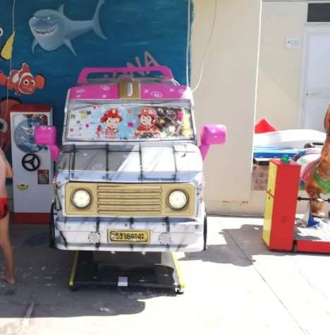 Kiddie rides, dondoli, giostrina