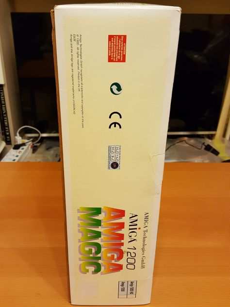 KIT Amiga 1200 Commodore Memory 8GB Floppy Manuali