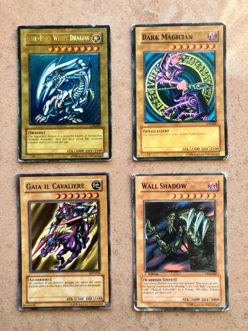 Konami - 4 Card - Yu-Gi-Oh - Blue-Eyes White Dragon - Dark Magician - Wall Shadow - Gaia il cavaliere