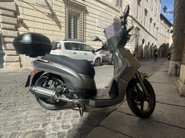 - Kymco People s 200i