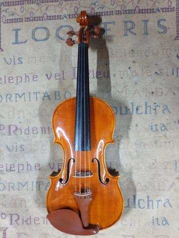 Labelled Walter Cangialosi - Stradivari - Numero di oggetti 1 - Violino - Italia - 2011